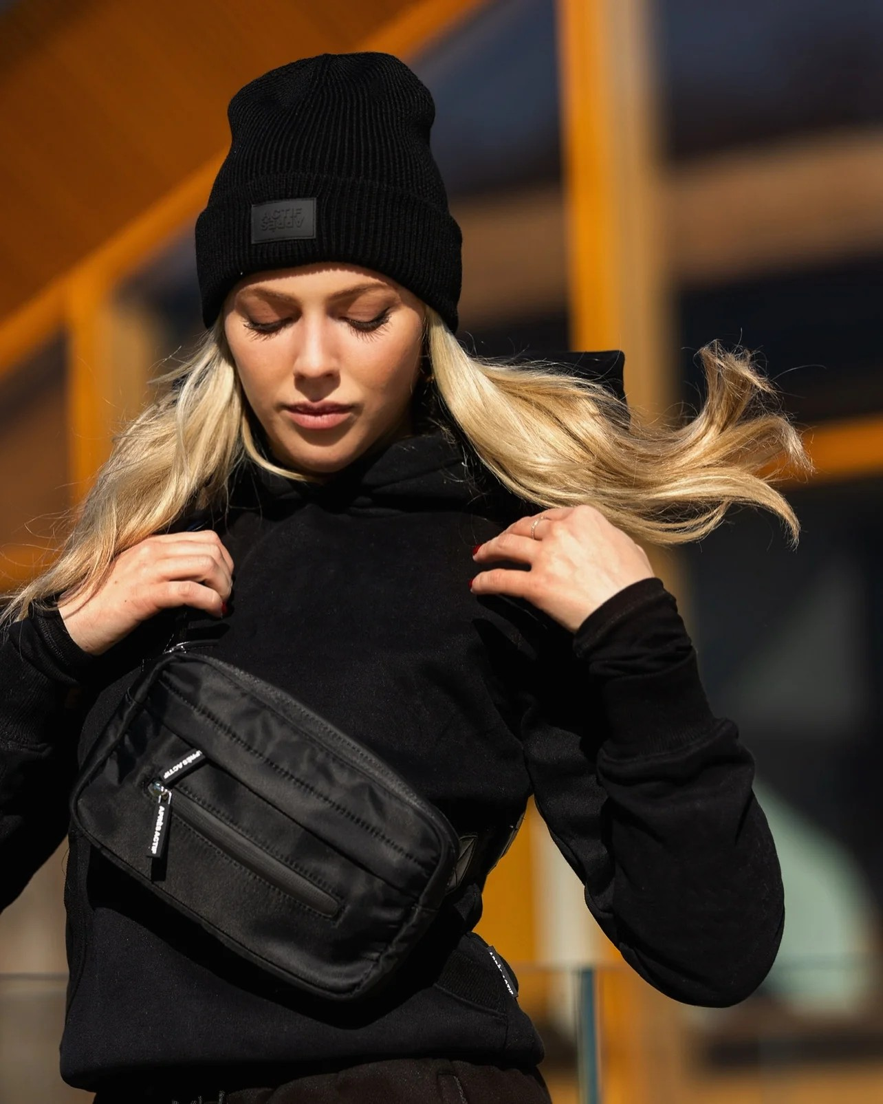 The Après Belt Bag in Black